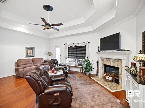 5th image of 201 Manor Blvd