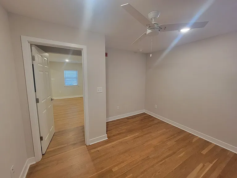 1111 N Thompson St — Photo 8