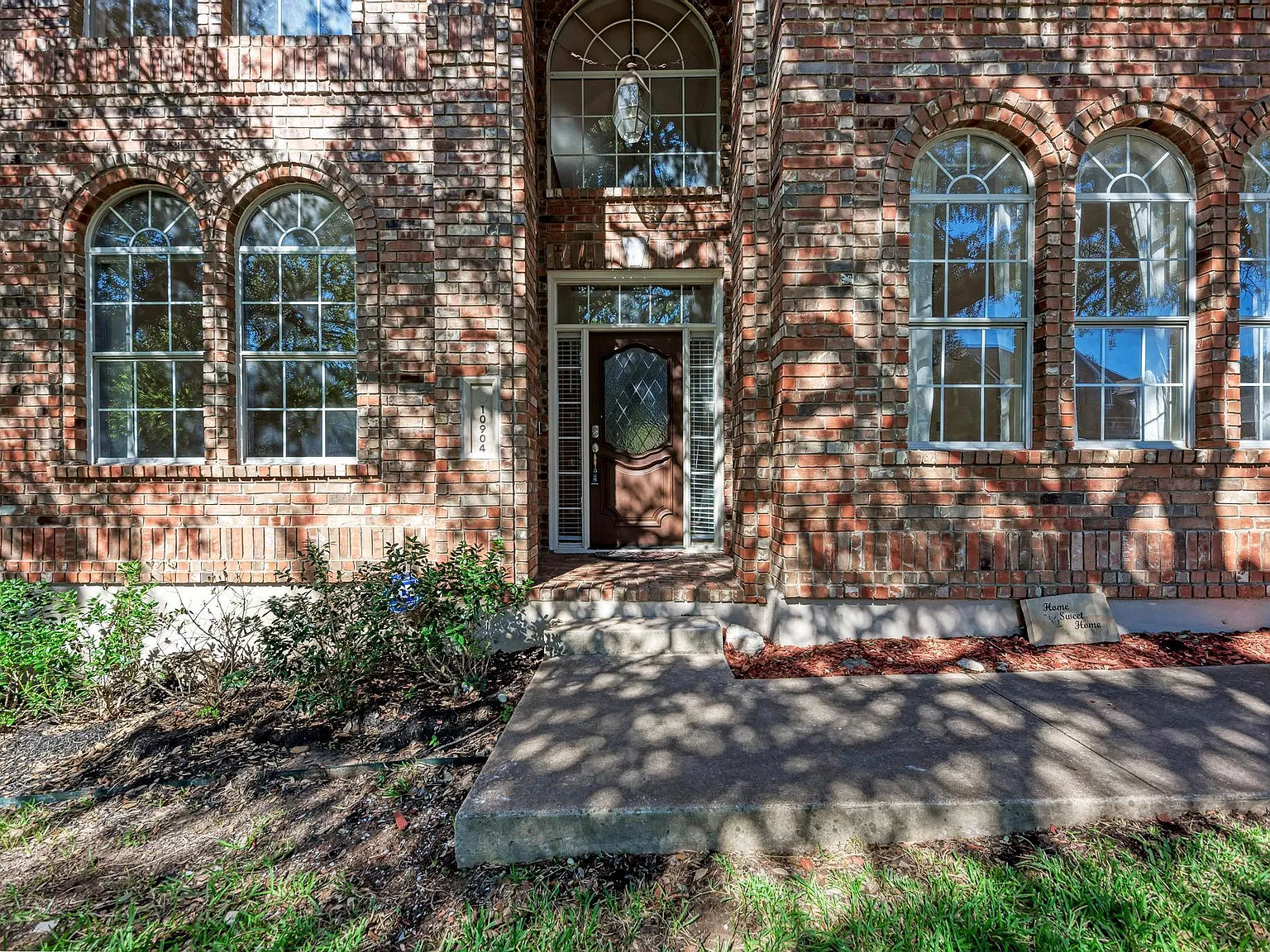 4 bed, 3.5 bath, 2865 sqft, $3,100 — Photo 1