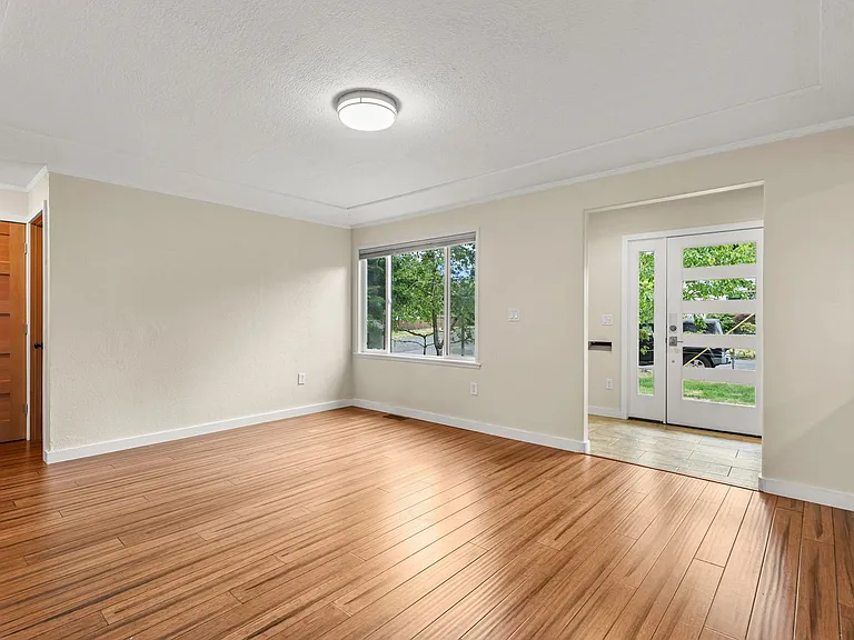 5125 NE Mason Ct — Photo 8
