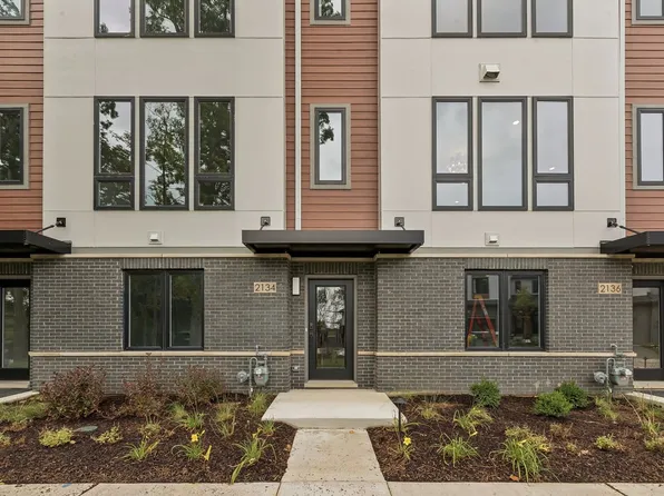 2118 Iron Ridge Ln, Naperville, IL 60563