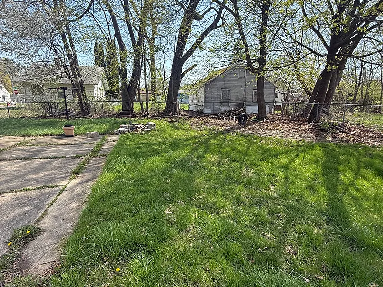 3918 Trumbull Ave — Photo 30