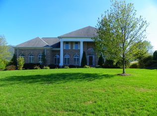 32 Sunshine Cir, Lewistown, PA 17044