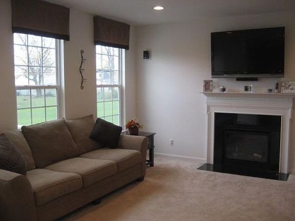 4th image of 161 Waterford Park