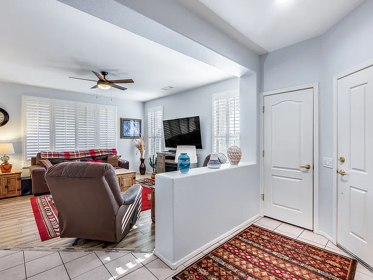15511 W Coral Pointe Dr — Photo 4
