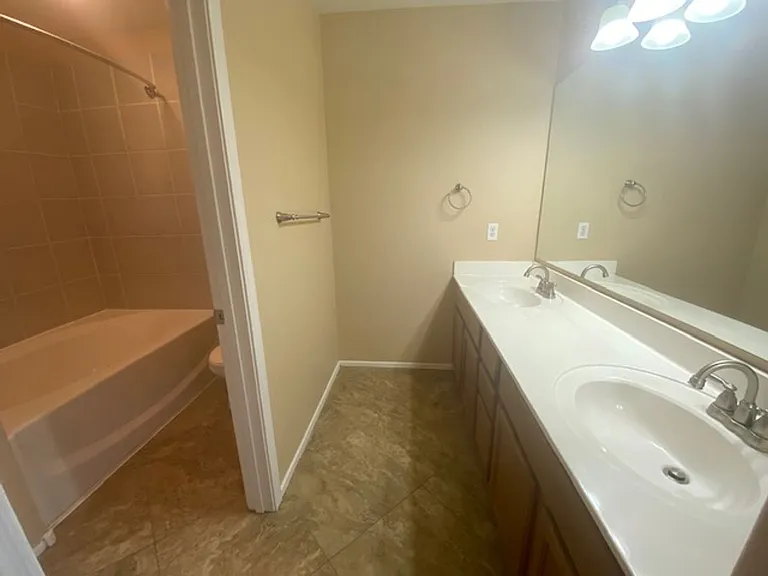 8927 E Crescent Ave — Photo 25