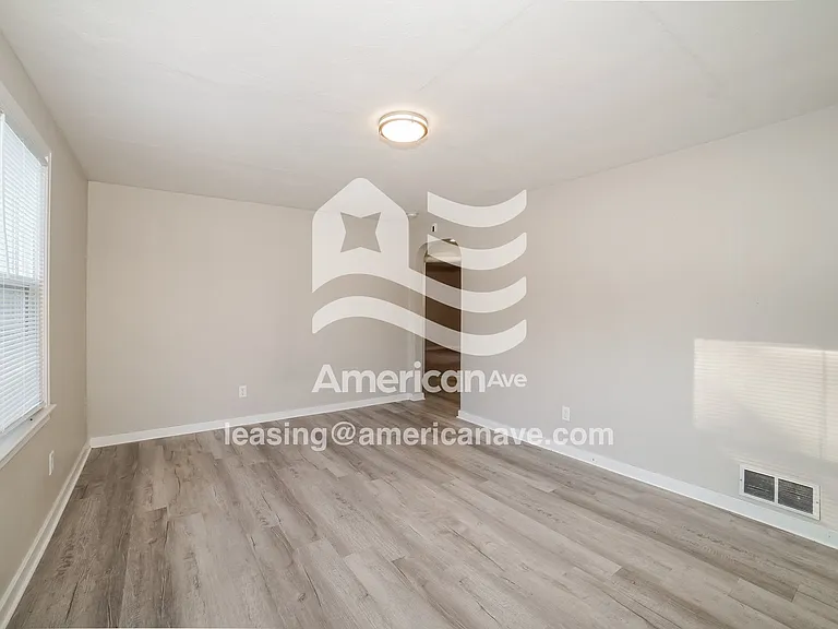 1662090_004_wm_-_living_room_13251252.jpg
