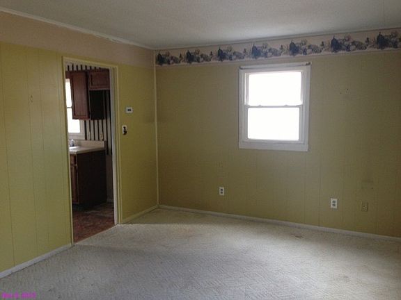 4th image of 425 Woodlawn Ave