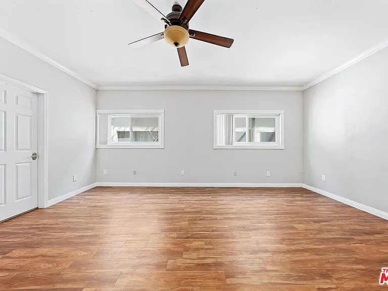 14937 Dickens St #109 — Photo 8
