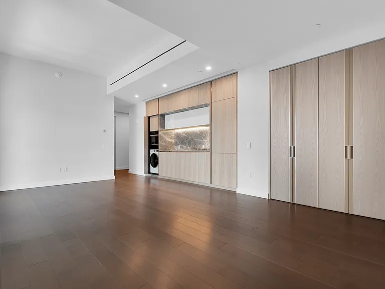 125 Greenwich St #62H — Photo 5
