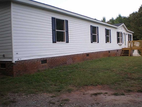 4th image of 607 Dogwood Ln