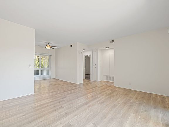 5th image of 811 Main St