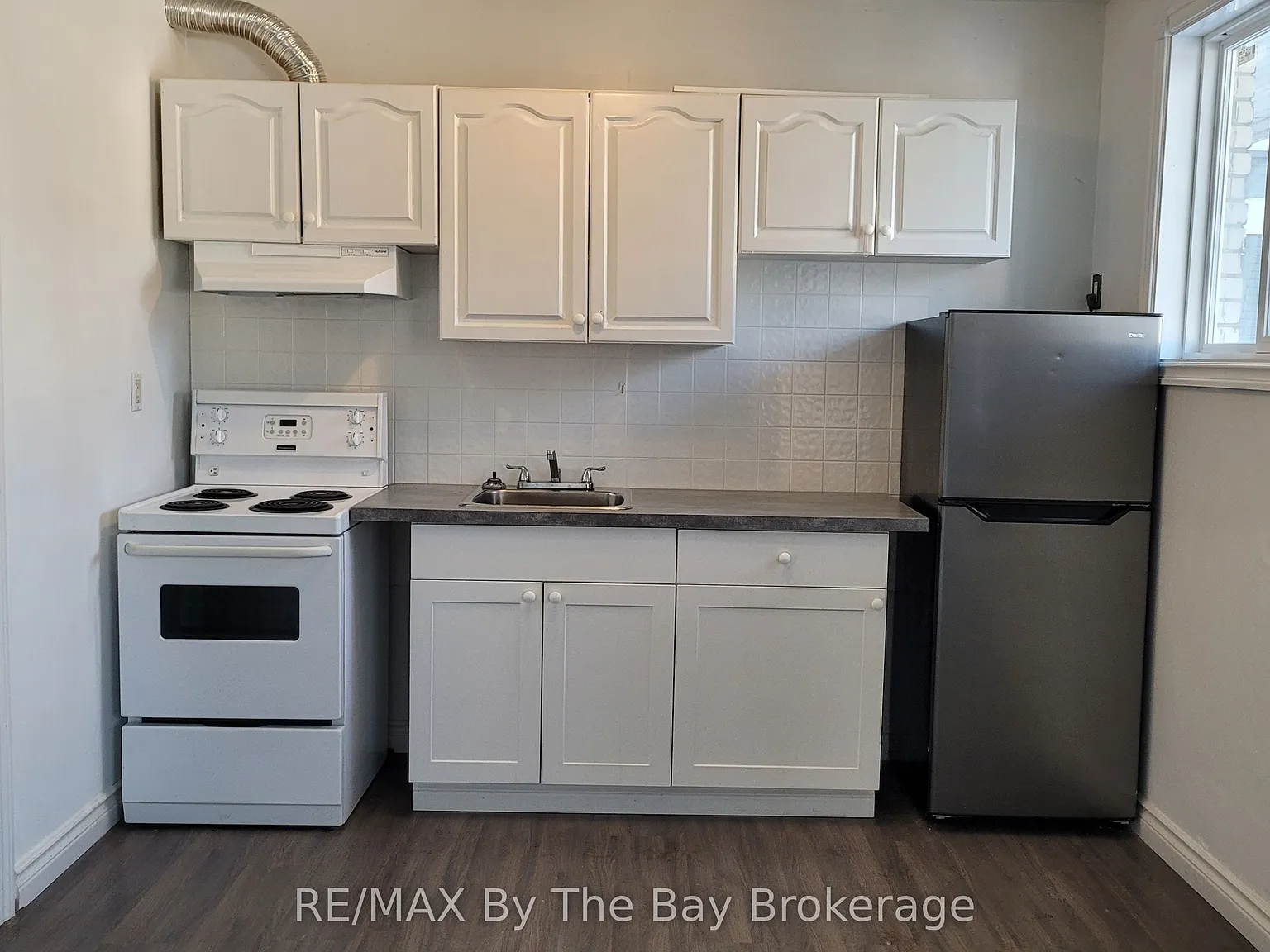2 bed, $1,650 — Photo 3