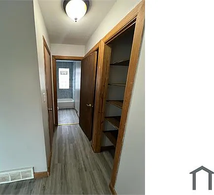 5009 N 46th St #LOWER — Photo 2