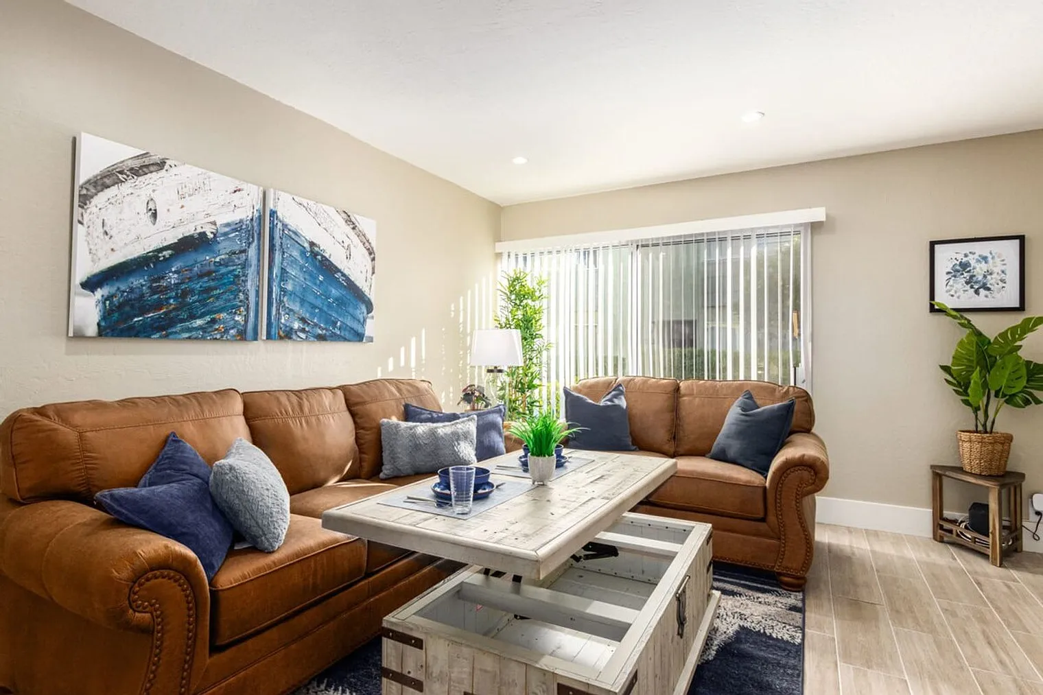 2 bed, 1.0 bath, 968 sqft, $2,146 — Photo 2