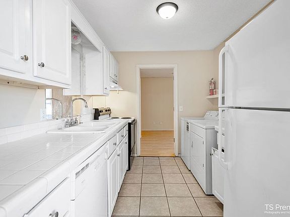 5th image of 950 N Lindell Ave #1-16