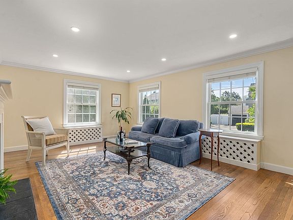 4th image of 74 Shaw Rd