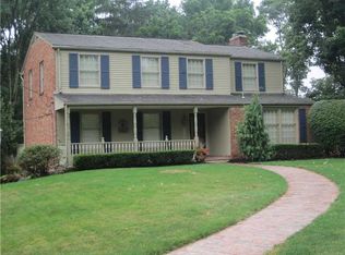 2150 Meadowmont Dr, Pittsburgh, PA 15241