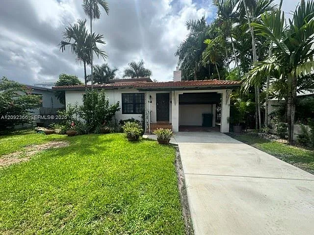 1628 NW 8th St — Photo 1