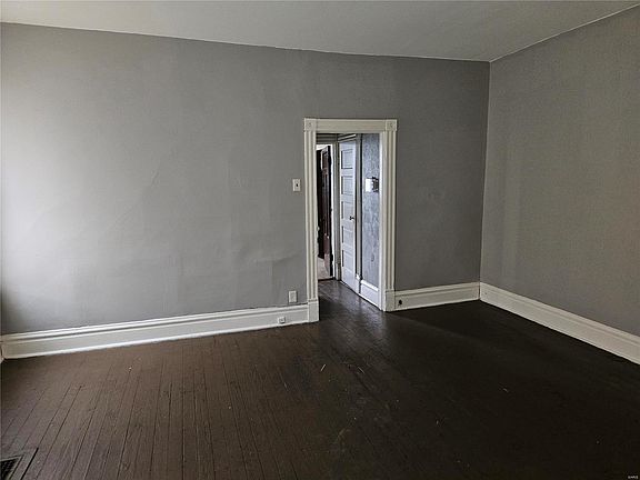 3rd image of 4620 Pope Ave