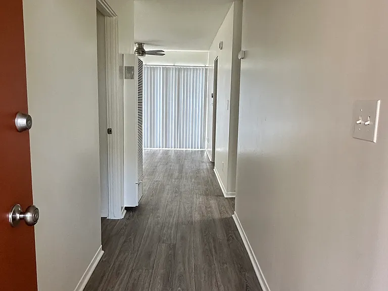Palm Terrace Apartments — Photo 10
