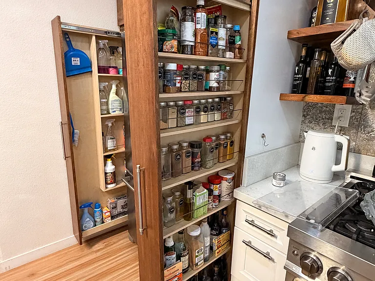 1862 Hazel Ct #8 — Photo 4