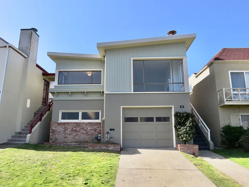 52 Oakmont Dr