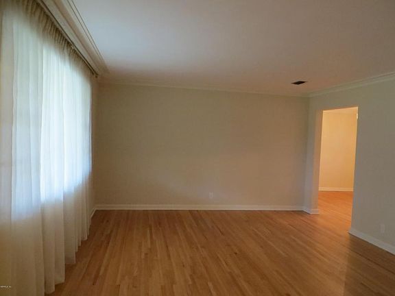 5th image of 1241 Westlawn Dr