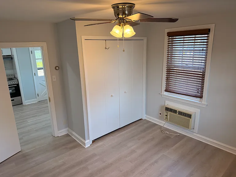 906 Rhawn St — Photo 8