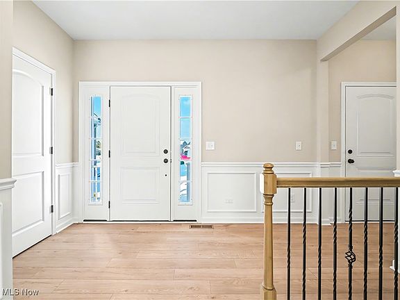3rd image of 14655 Baywood Ln