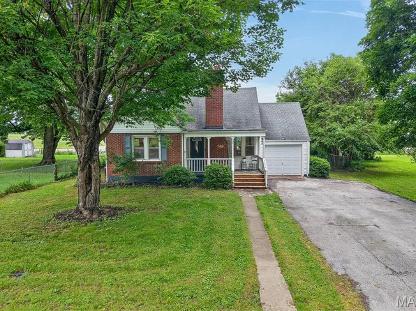 125 Crescent Dr, Lebanon, MO 65536