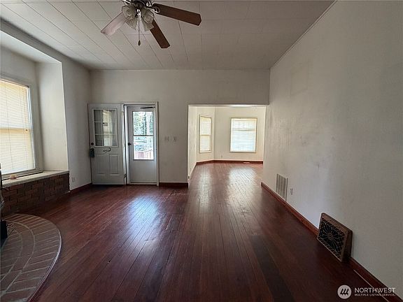 4th image of 203 E Patit Street