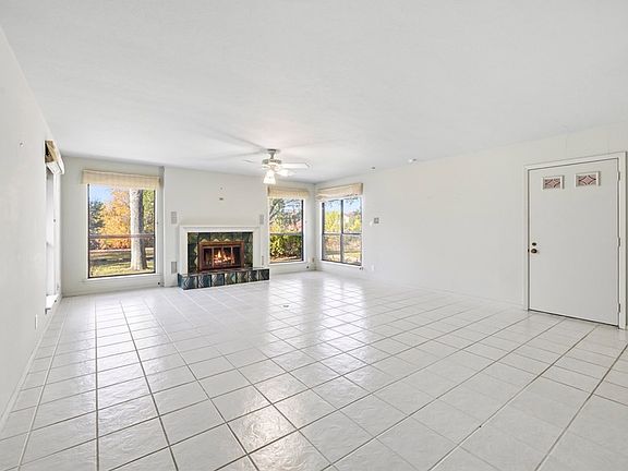 5th image of 368 Englewood Dr