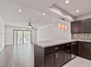 9301 SW 92nd Ave APT 304-B, Miami, FL 33176
