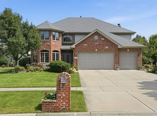 20015 Red Oak Dr, Mokena, IL 60448