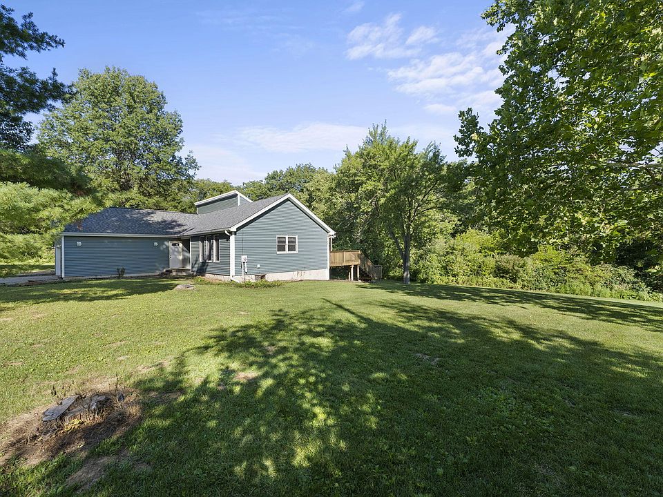 2235 Deer Trail Rd, Muscatine, IA 52761 Zillow