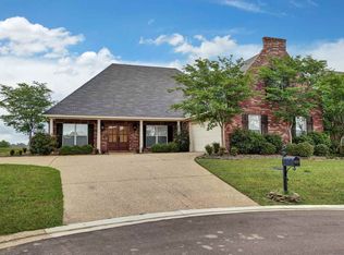 208 Crown Point Cir, Pearl, MS 39208