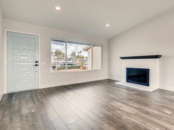 Open concept living/dining area