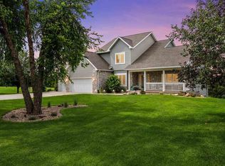 4425 Plumberry Rd, Ely, IA 52227