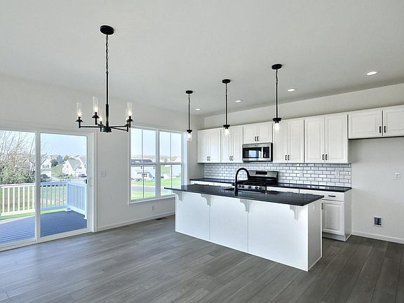 2nd image of 36 Canterbury Ln