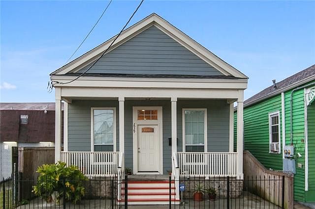 1st image of 2929 Amelia St