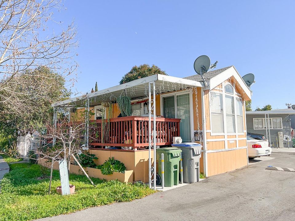 1st image of 540 Bonita Ave #301