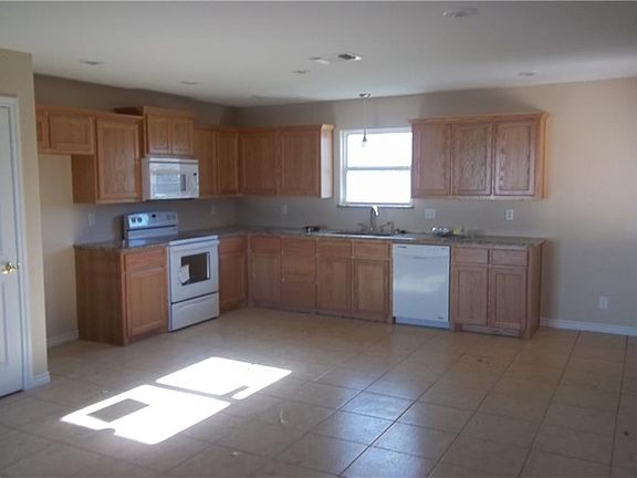 4th image of 614 Roanoke Ave