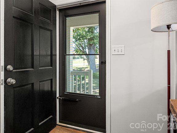 4th image of 2559 Watson Dr