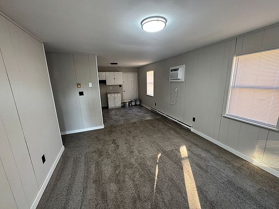 2nd image of 122 Burnette St