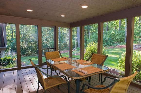 Delightful Screened-in Porch