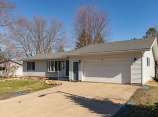 406 3rd St NE, Hayfield, MN 55940