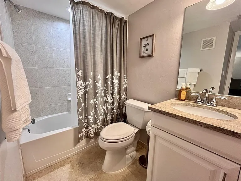 216 Palm Dr #5 — Photo 14