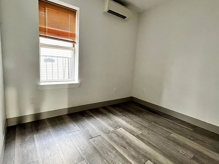 181 Baldwin Ave #1R — Photo 6