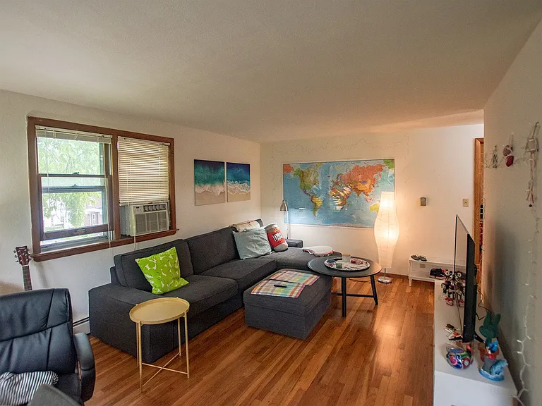 State Street Apartments — Photo 12